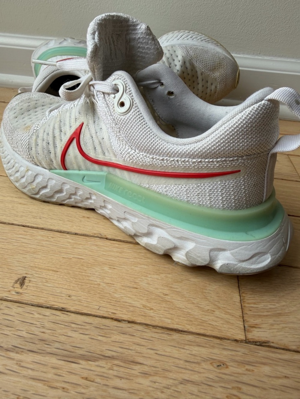 Nike React Infinity Run Flyknit Women’s Size 7 – White/Red/Mint - Picture 2 of 8